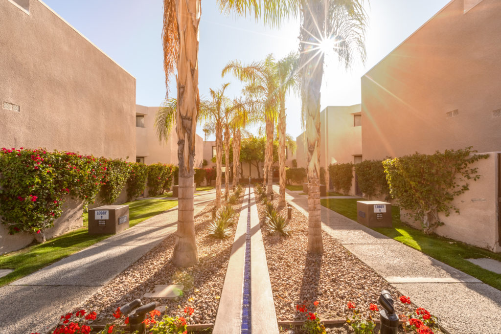 Vista Mirage Resort in Palm Springs exterior property